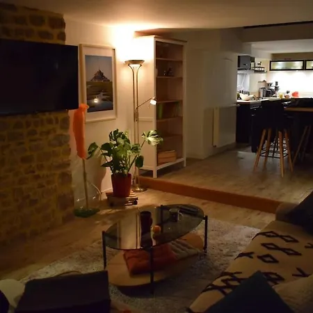 Suspendu Entre Vieille Et Campagne Apartment